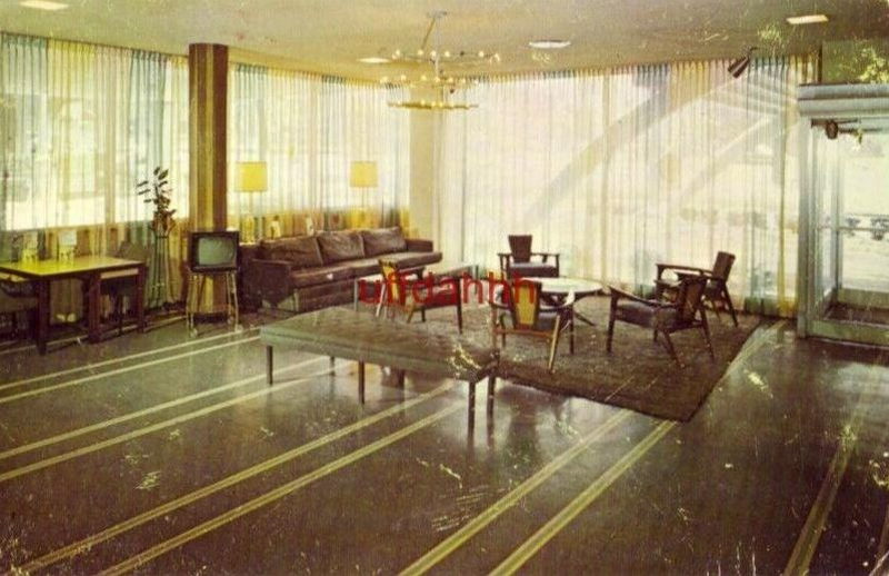 Riverside Motor Inn (Deluxe Inn, Riverside Manor) - Vintage Postcard (newer photo)